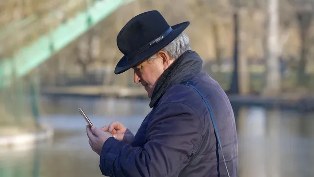 Folding the iPhone