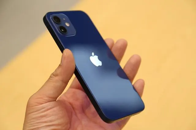 iPhone 12