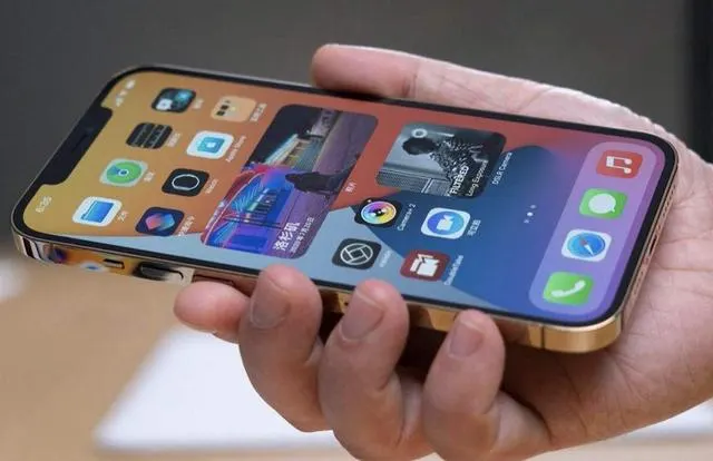 iPhone 12